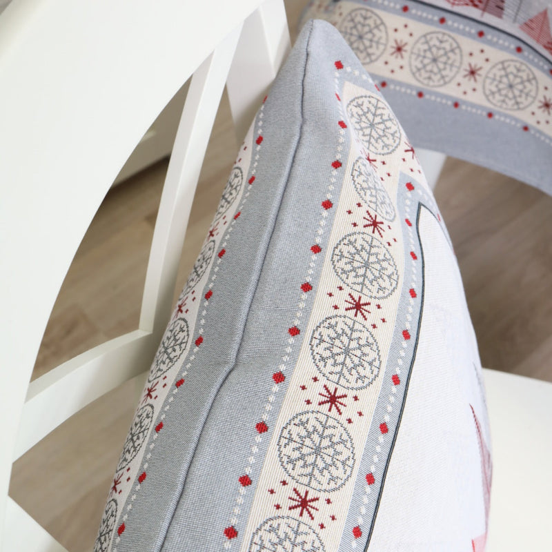 DVIPUSIS GOBELENO PAGALVĖS UŽVALKALAS RAUDONOS EGLUTĖS