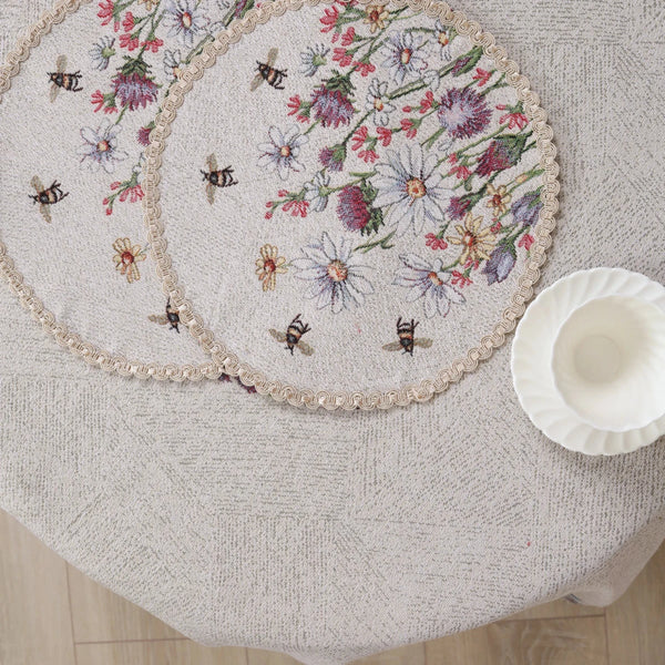 APVALI SERVETĖLĖ - GĖLĖS SU BITUTĖM