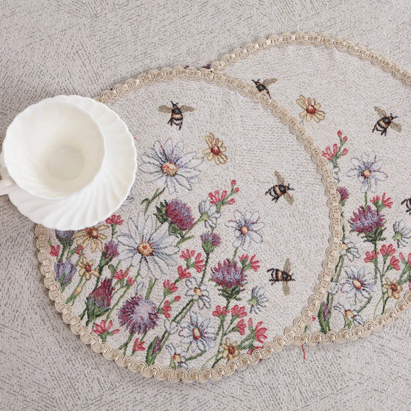 APVALI SERVETĖLĖ - GĖLĖS SU BITUTĖM