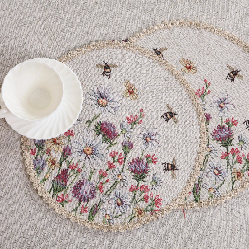 APVALI SERVETĖLĖ - GĖLĖS SU BITUTĖM