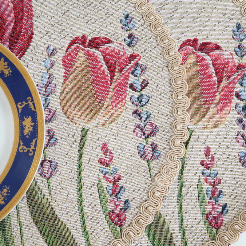 APVALI SERVETĖLĖ - TULPĖS