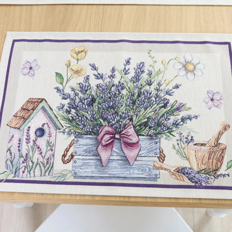 SERVETĖLĖ - GĖLIŲ PUOKŠTĖ