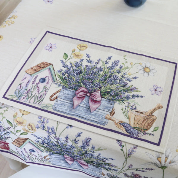 SERVETĖLĖ - GĖLIŲ PUOKŠTĖ