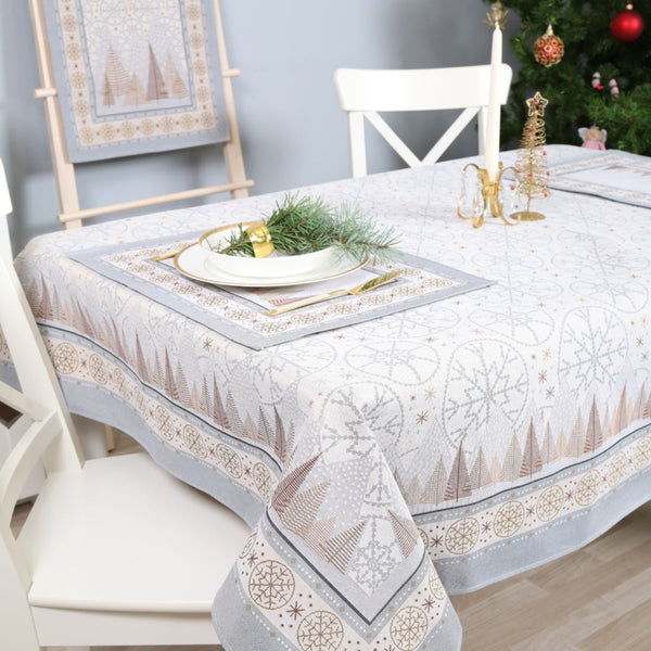 STALTIESE - ŠVIESIOS EGLUTĖS.