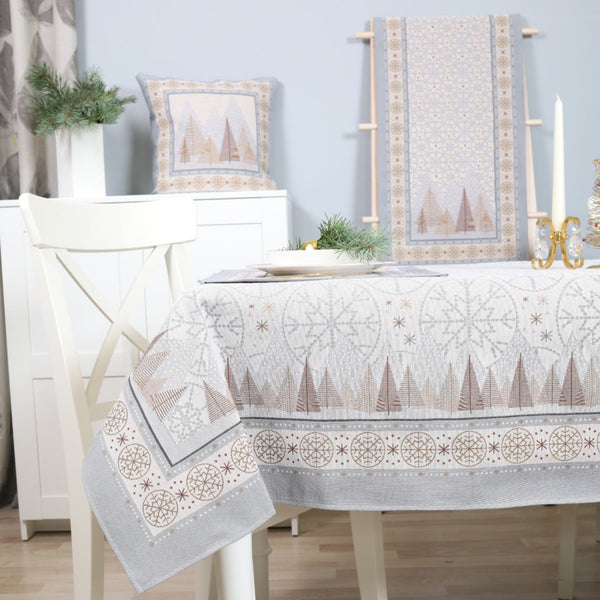 STALTIESE - ŠVIESIOS EGLUTĖS.